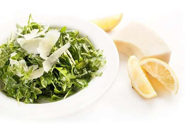 https://thelemonbowl.com/wp-content/uploads/2017/05/Arugula-Salad-with-Shaved-Parmesan-Recipe.jpg