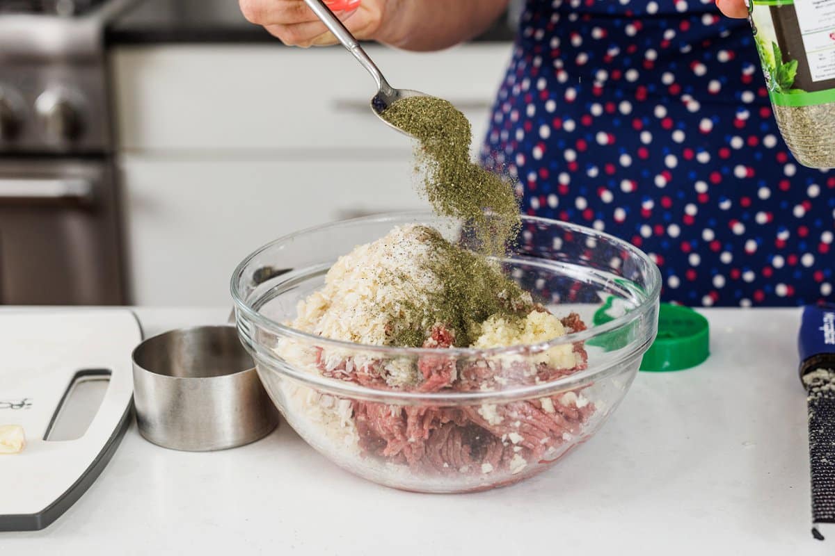 Seasoning rice and beef