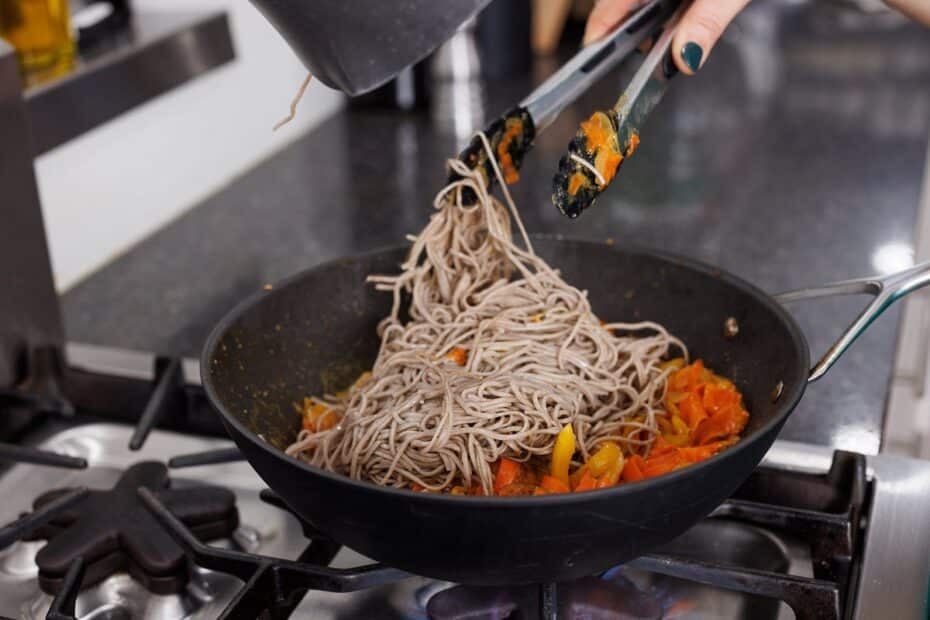 Shrimp Soba Noodles in Peanut Sauce The Lemon Bowl®