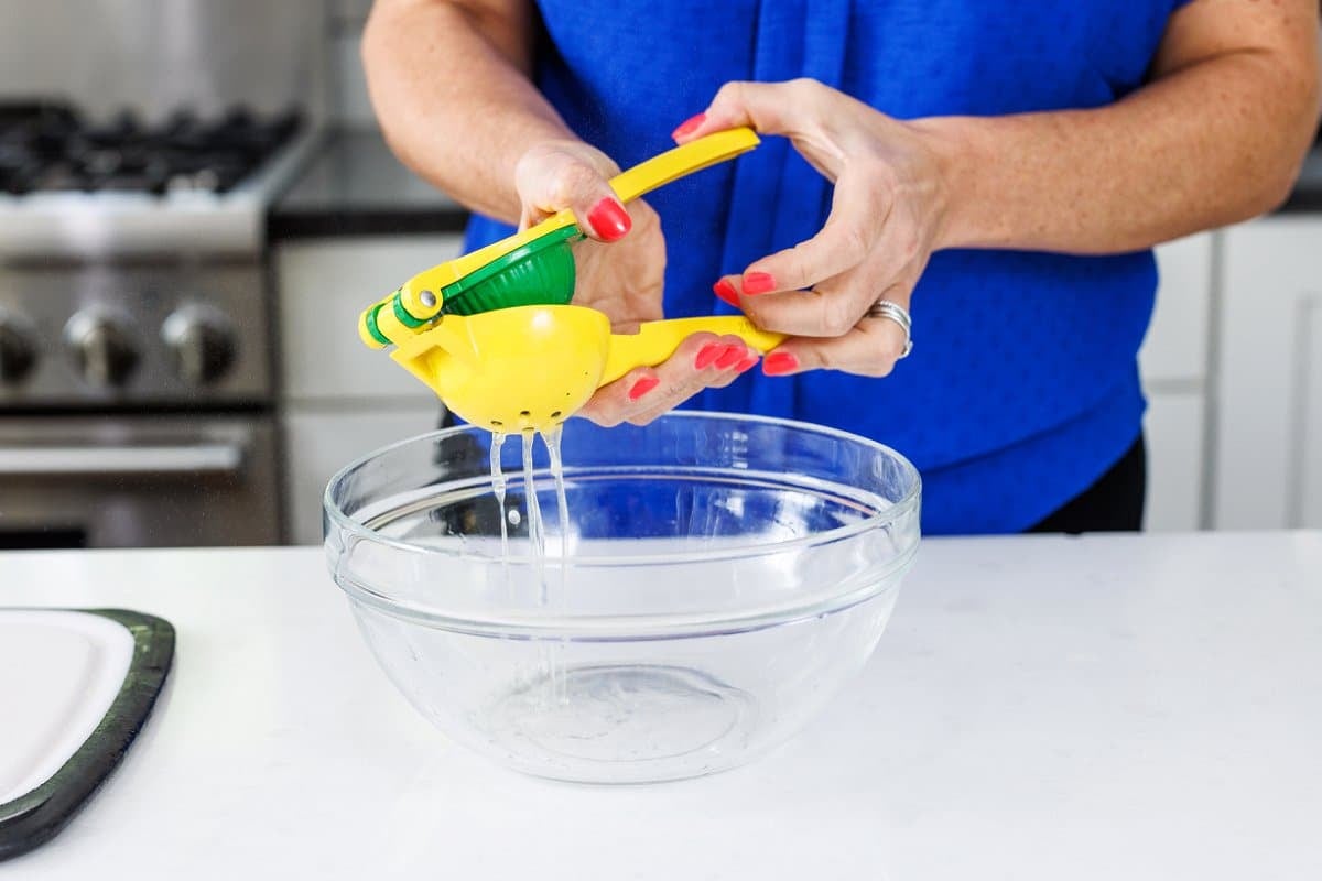 Adding lemon juice to marinade