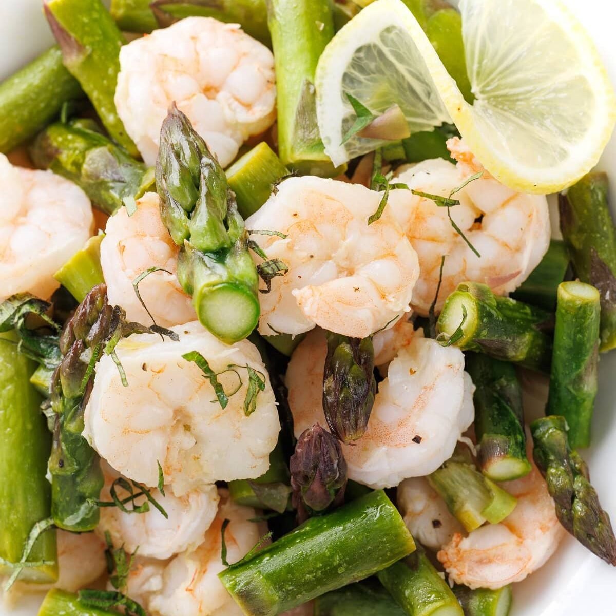 Shrimp and Asparagus Pouches with Lemon Garlic Butter